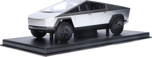 Top Marques Tesla Cybertruck Argent Maquette 1:18 AVEC VITRINE
