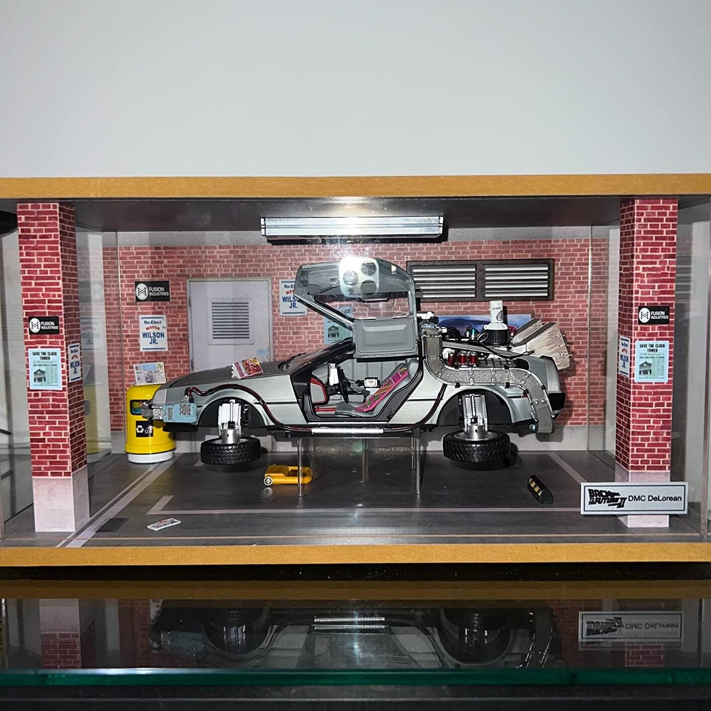 1/18 Scale Model Car Display Case Clear Acrylic Car Garage Display Case LED