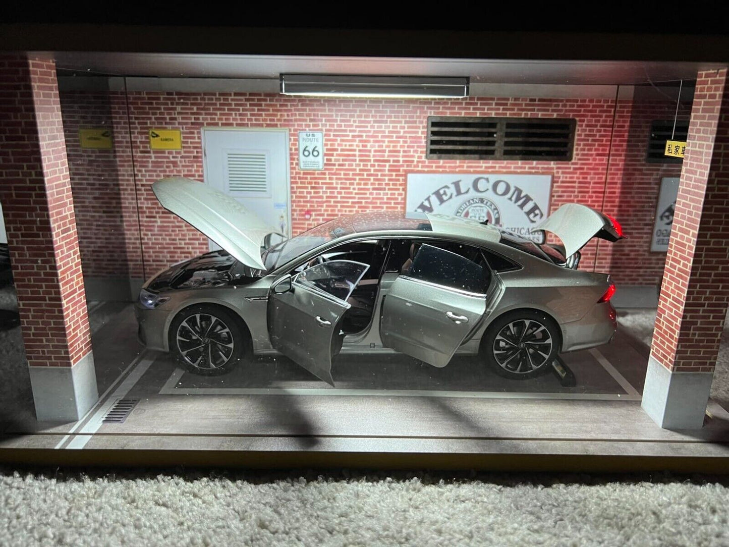 1/18 Scale Model Car Display Case Clear Acrylic Car Garage Display Case LED
