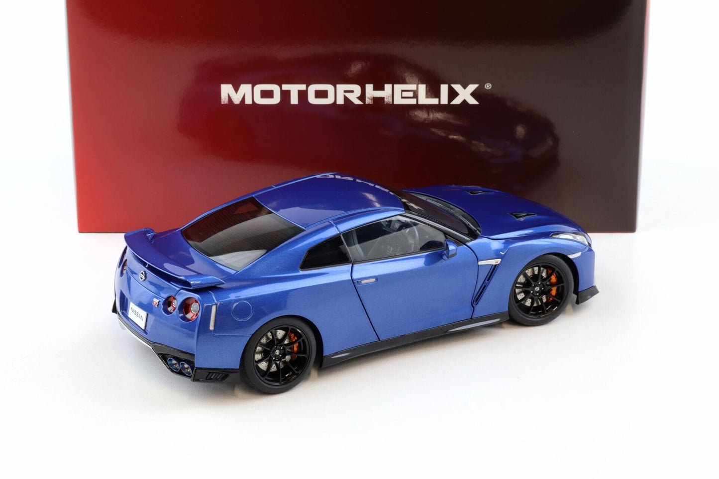 Motorhelix 2022 Nissan Skyline GT-R R35 Nismo Track Edition Wangan Blue 1:18