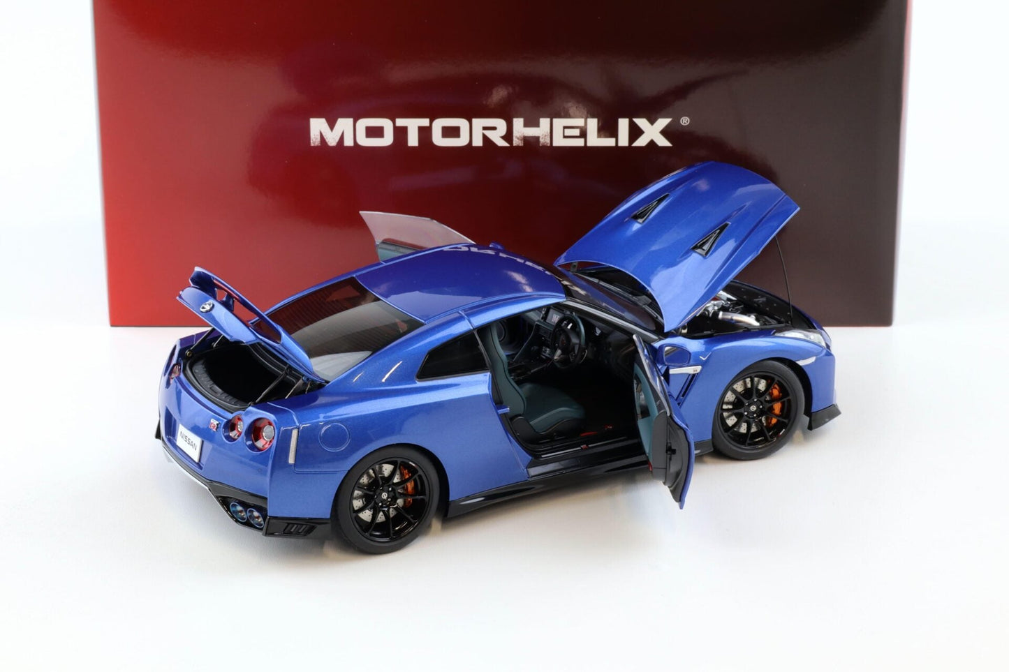 Motorhelix 2022 Nissan Skyline GT-R R35 Nismo Track Edition Wangan Blue 1:18