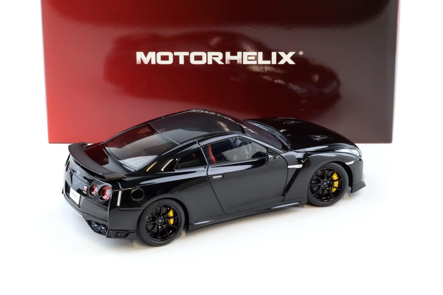 Motorhelix 2022 Nissan Skyline GT-R R35 Nismo Track Edition T-Spec Meteor Flake Black Pearl 1:18