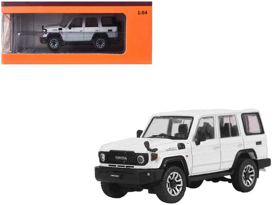 GCD Toyota Land Cruiser J76 White 1:64