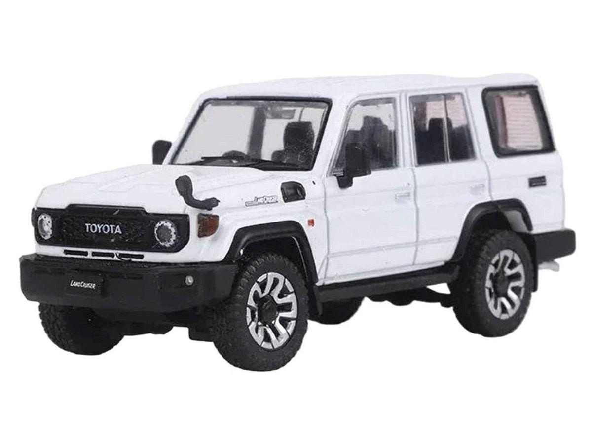 GCD Toyota Land Cruiser J76 White 1:64
