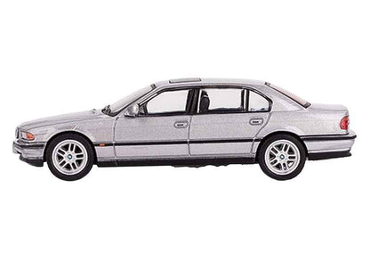 Mini GT BMW 750iL Aspen Silver 1:64