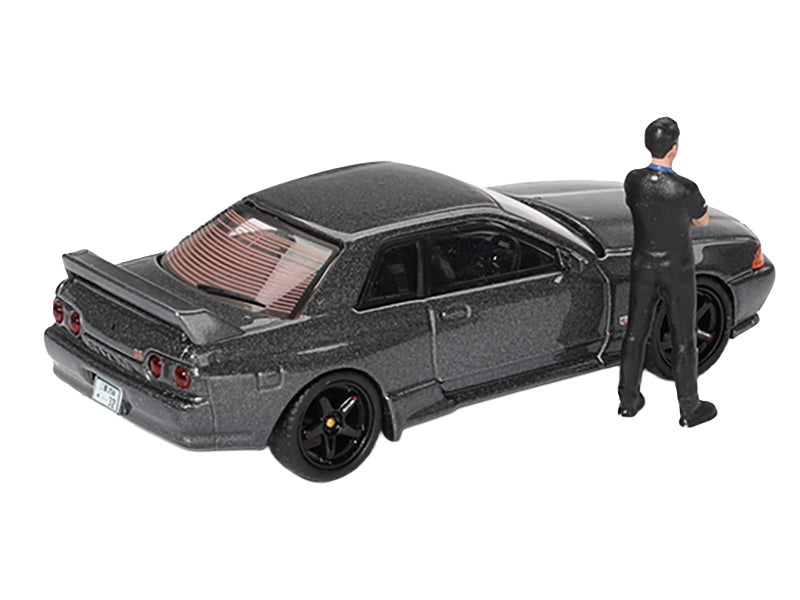 Mini GT Skyline GT-R R32 Gunmetal with Figure 1:64