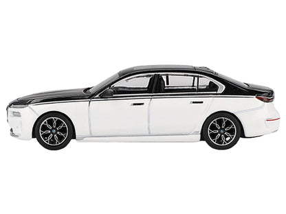 Mini GT BMW i7 xDrive60 Alpine White 1:64 Diecast