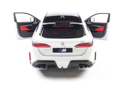 Solido 2024 BMW M5 (G99) Touring M Wagon Alpine White 1:18
