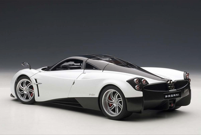 AUTOart Signature Pagani Huayra White DIECAST 1:18