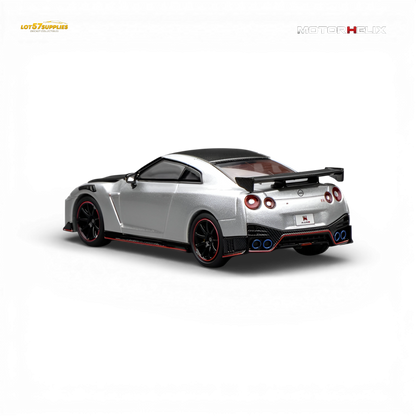 (Pre-Order) MOTORHELIX Nissan GT-R NISMO R35 1:64