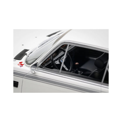 Otto Mobile BMW 3.0 CSL 1:18 Diecast — Chamonix White
