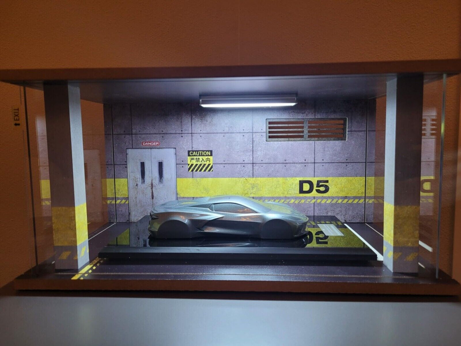 1/18 Scale Model Car Display Case Clear Acrylic Car Garage Display Case LED