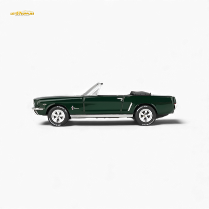 Mini-GT Ford Mustang Convertible Highland Green 1:64