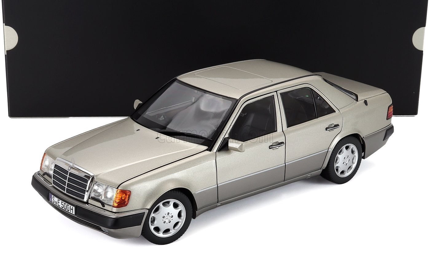 Norev 1990 Mercedes-Benz E Class 500E (W124) Smoke Silver 1:18